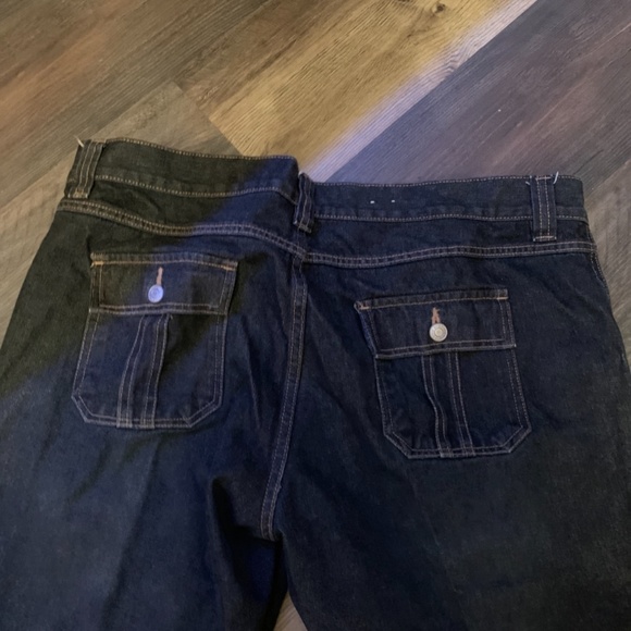 Old Navy plus size jeans‎ hemmed to crops. Super nice. Worn sbout 6x - Picture 4 of 6